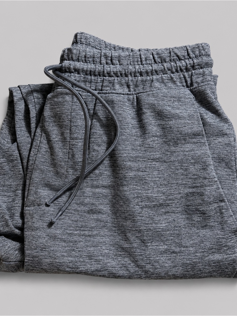 UNIQLO Men's Heather Gray Performance Jogger Pants